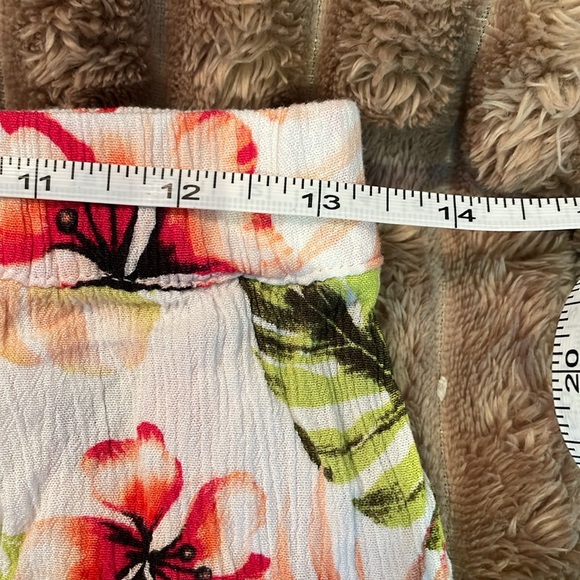 Lightweight Floral skirt midi length size small - Picture 6 of 8